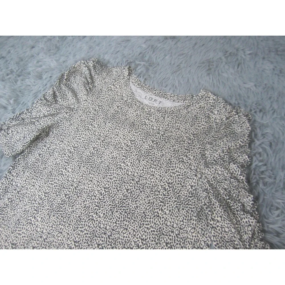 LOFT Shirt Womens Large White Animal Print Puff Sleeve Jersey Top Crew Neck‎